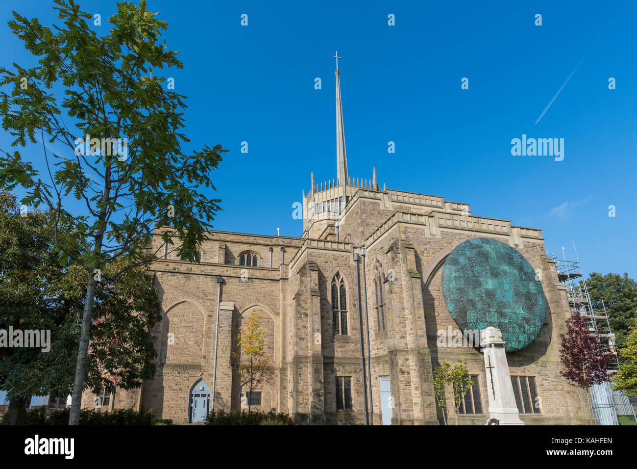 Blackburn Cattedrale (Chiesa Cattedrale di Blackburn Santa Maria la Vergine con San Paolo), la piazza della cattedrale, Blackburn Lancashire, Regno Unito. Foto Stock