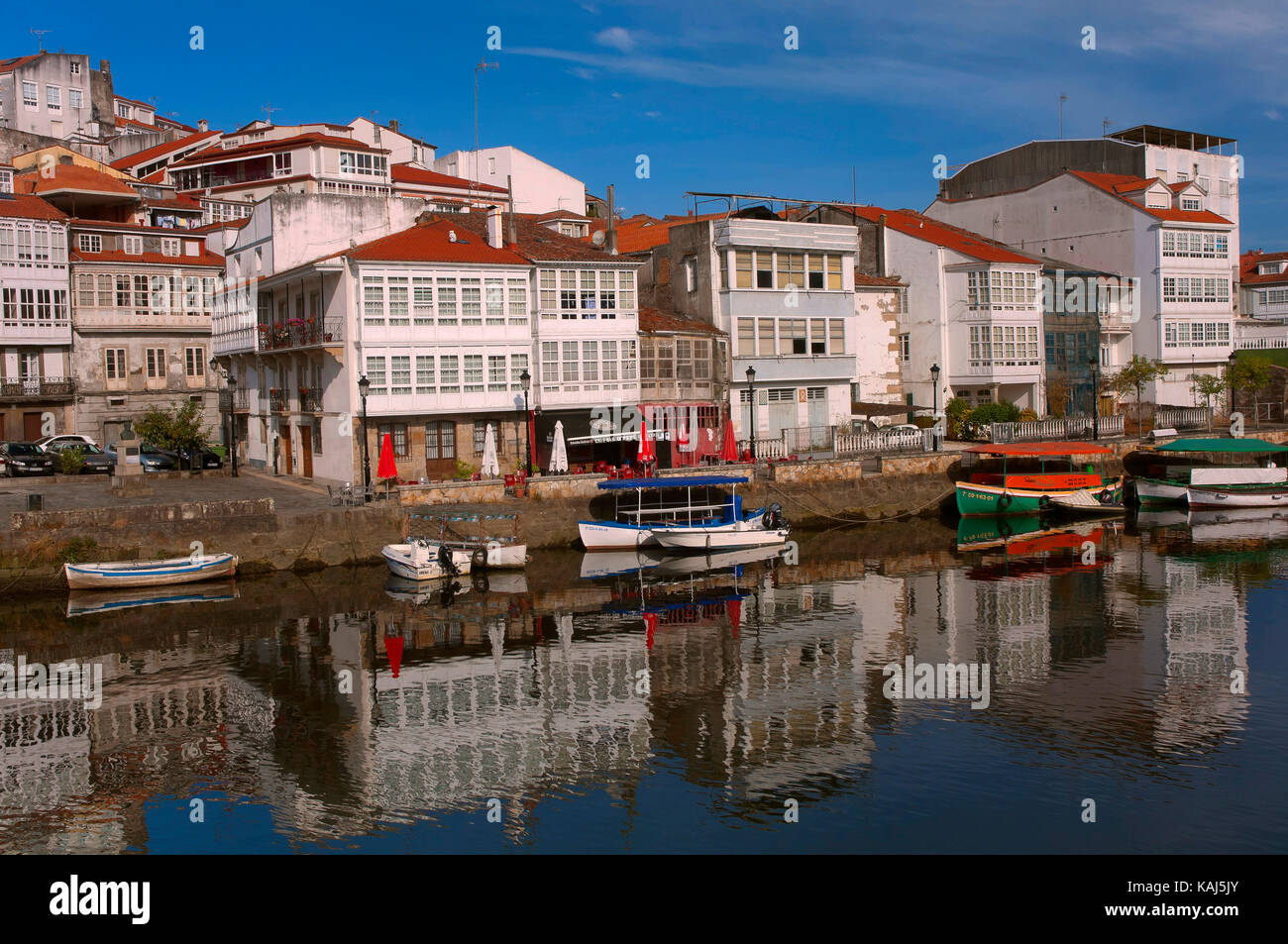 Paesaggio urbano con il fiume Mandeo, Betanzos, provincia la Coruña, Regione Galizia, Spagna, Europa Foto Stock