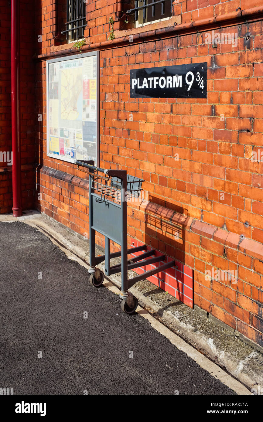 La piattaforma 9 3/4 a Douglas stazione ferroviaria, Isola di Man Foto Stock