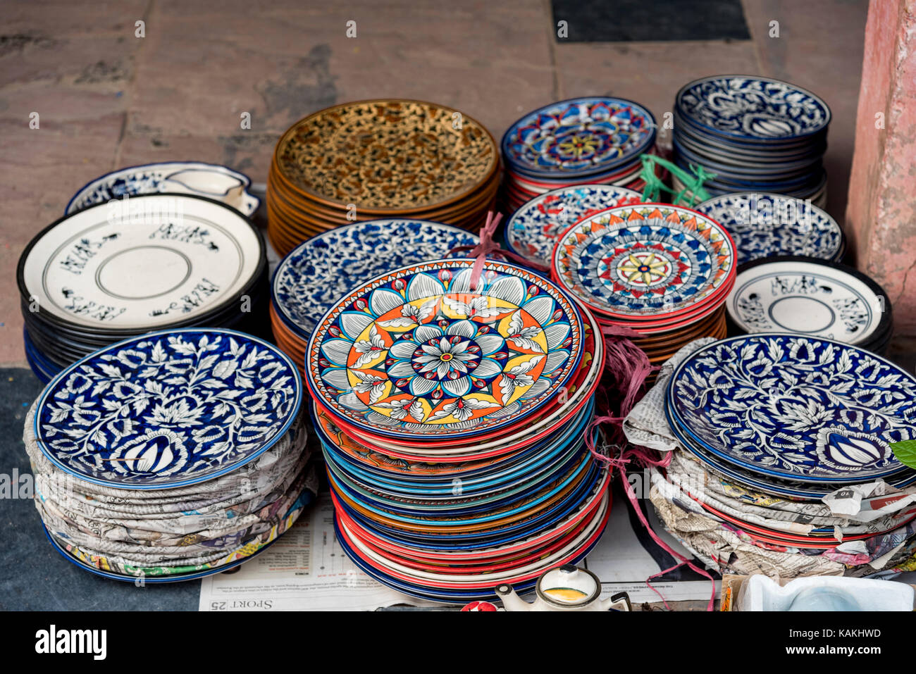Bellissima fatta a mano persiano di oggetti decorativi in un negozio per la  vendita Foto stock - Alamy