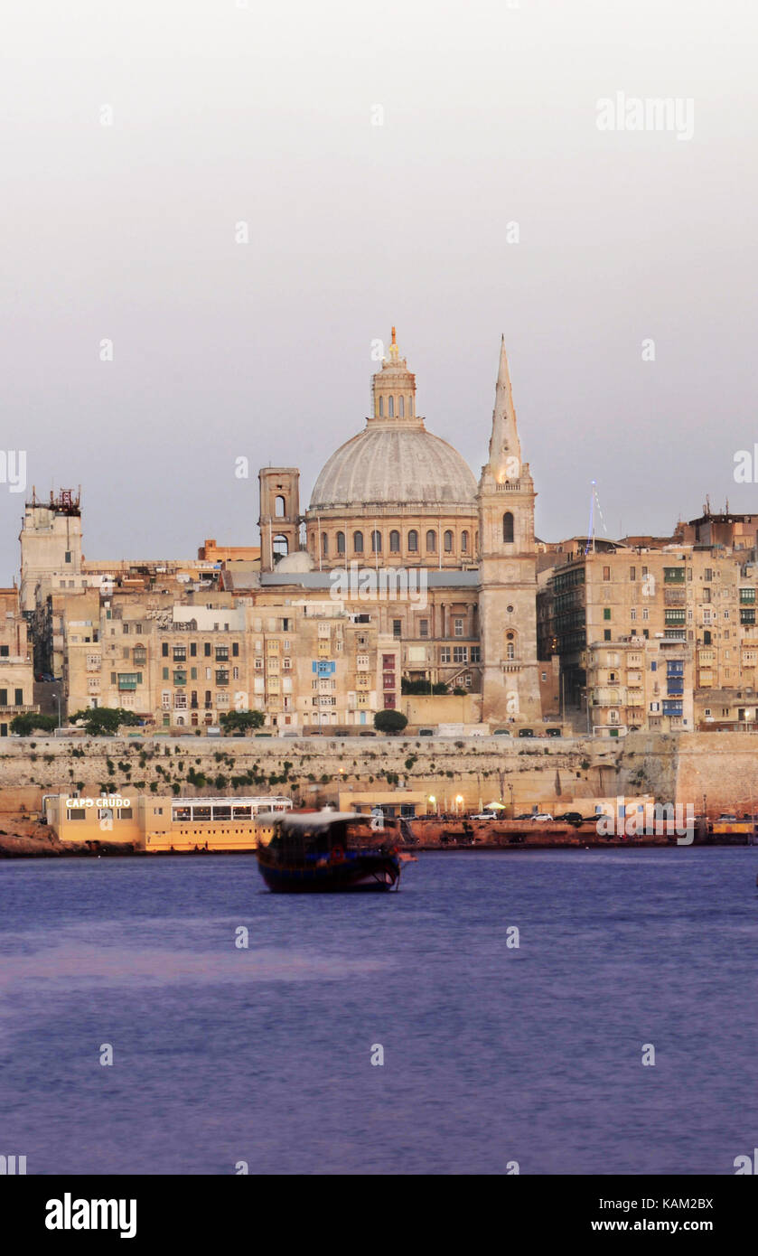 La chiesa carmelitana nella vecchia città di La Valletta a Malta. Foto Stock