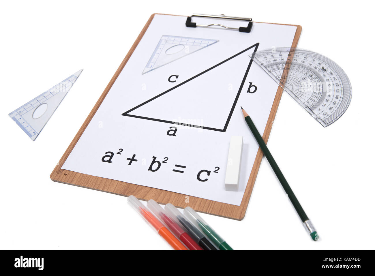 Teorema di Pitagora. triangolo appunti matita goniometro isolato su uno sfondo bianco. Foto Stock