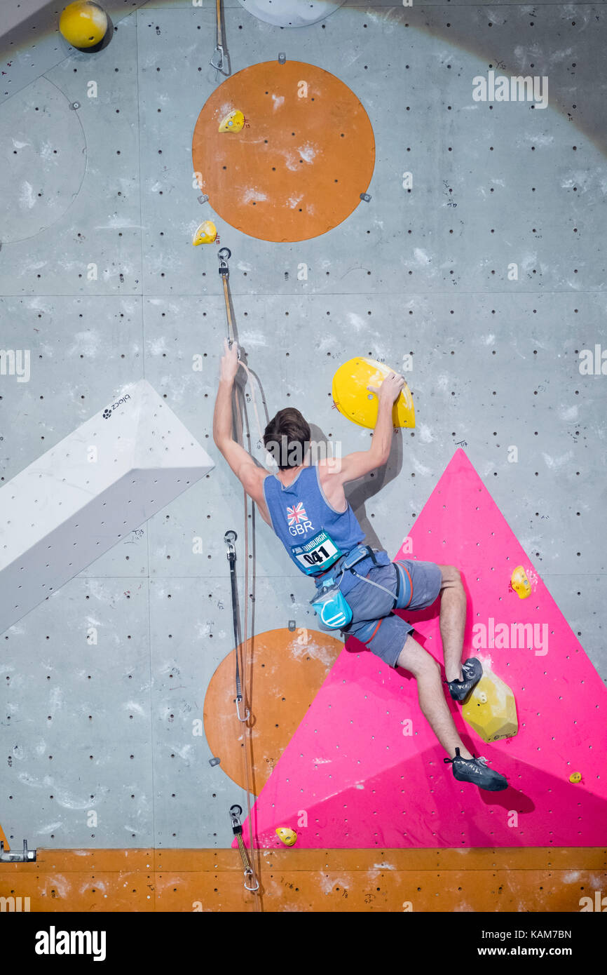 William bossi di gran bretagna compete in uomini portano semi-finale presso la federazione internazionale di arrampicata sportiva (ifsc) world cup 2017 a Edimburgo Foto Stock