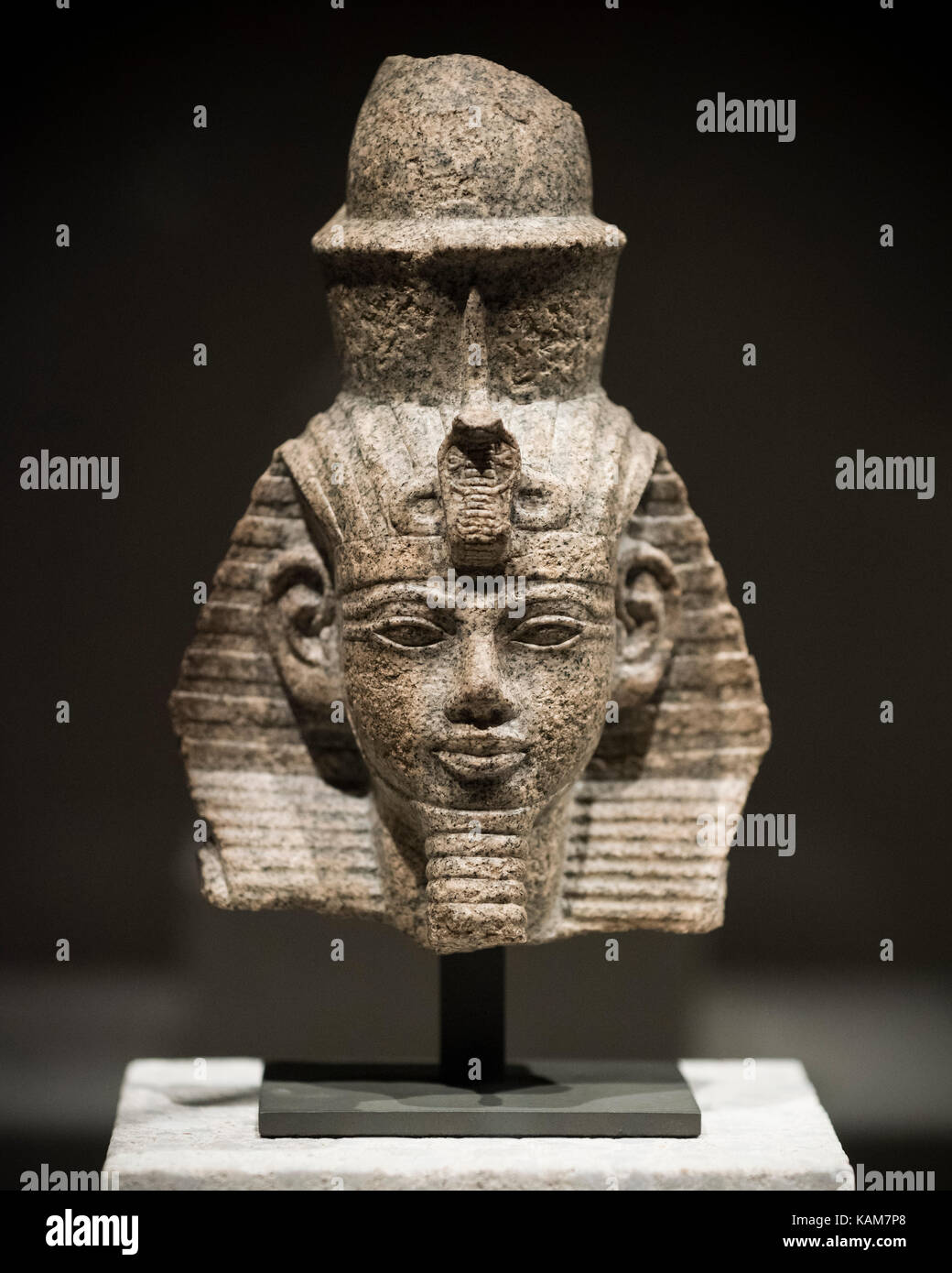 Berlino. Germania. Ritratto del faraone Amenhotep III, Neues Museum. (Regno: ca. 1388/91-1351/53 BC), Regno nuovo periodo, Dynasty 18, ca. 1360 B Foto Stock
