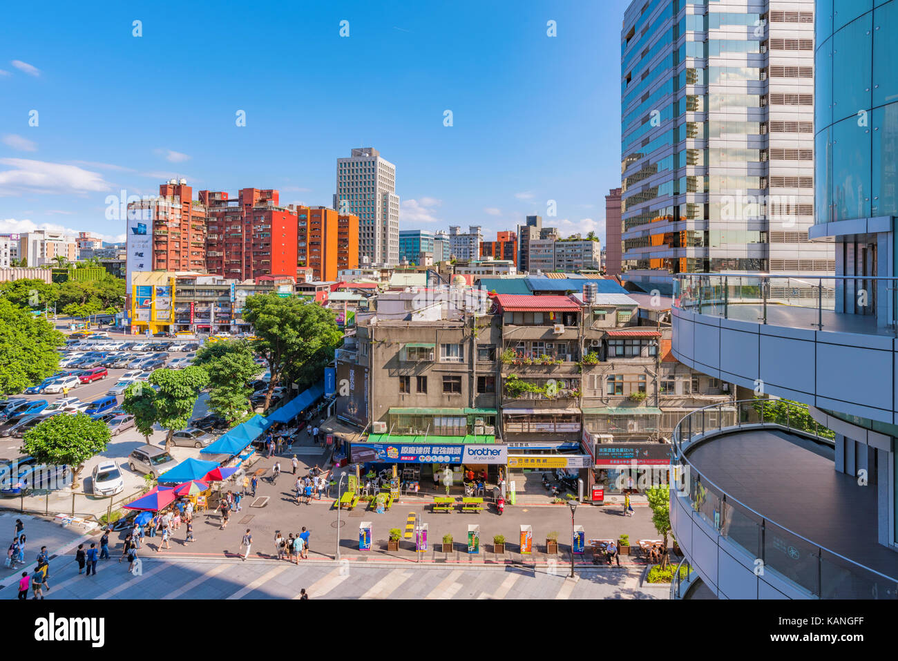 TAIPEI, Taiwan - 15 Luglio: questa è una vista del Guanghua electronics mercato e Syntrend mall che è un'area dedicata alla vendita di beni di consumo electroni Foto Stock