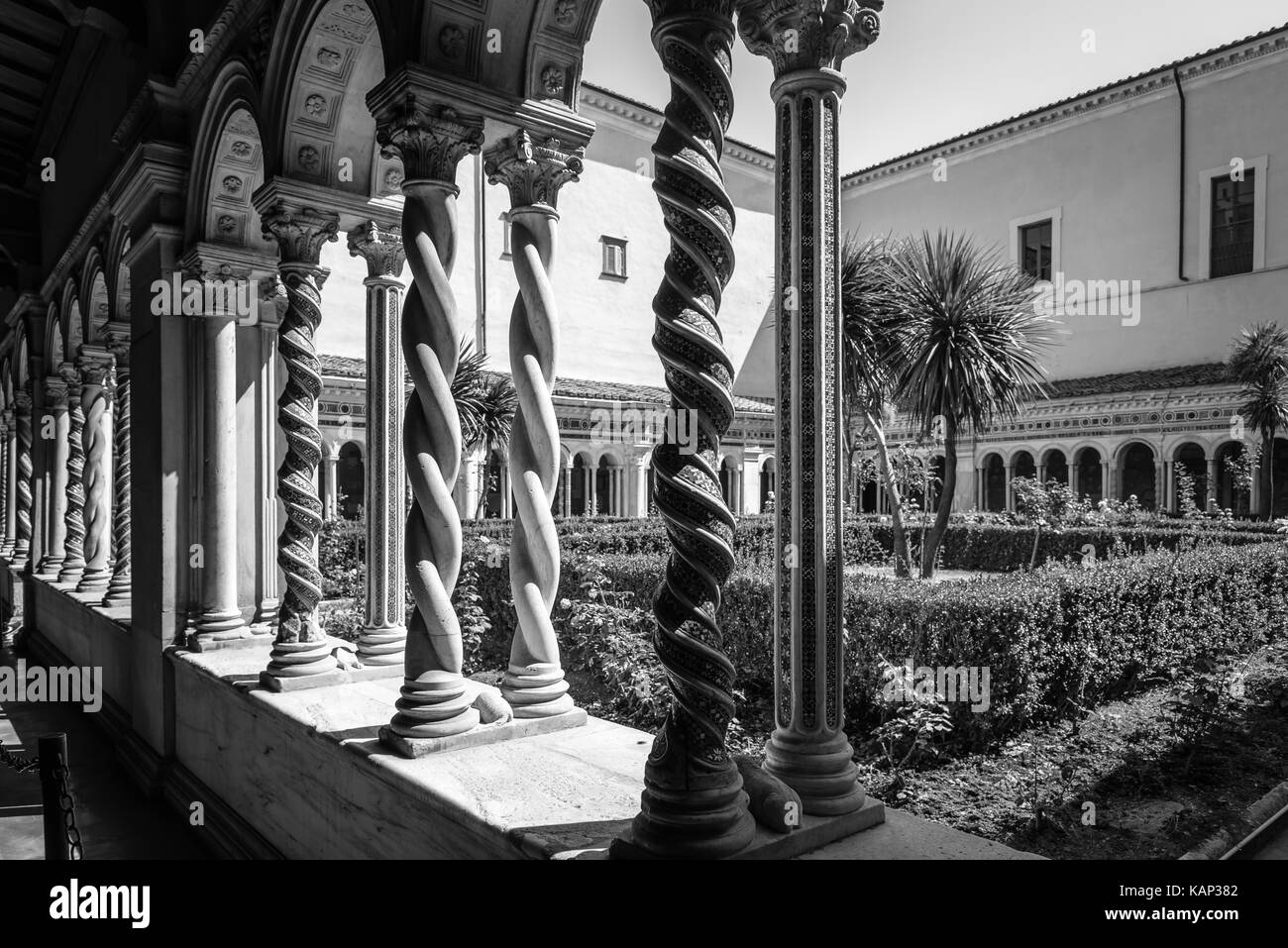 Chiostro della Basilica Papale di San Paolo fuori le Mura Foto Stock