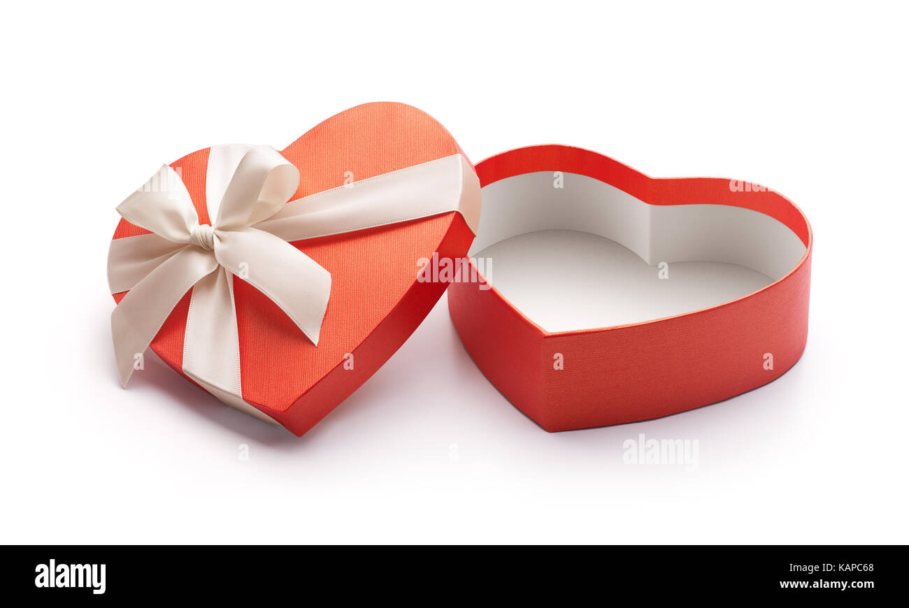 Cuore rosso forma aperta confezione regalo isolato su sfondo bianco - percorso di clipping incluso Foto Stock