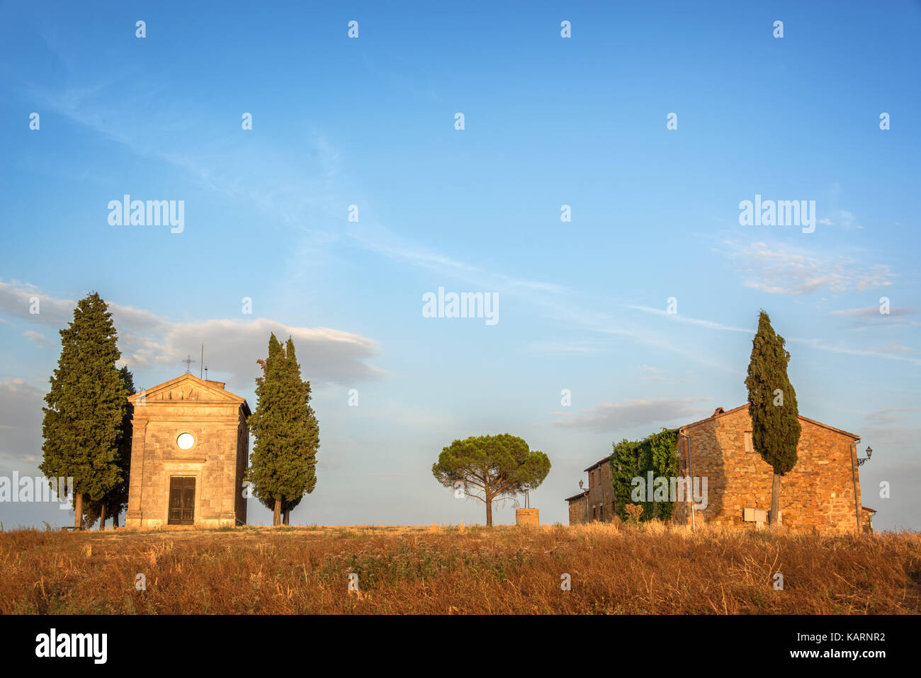 Cappella di vitaleta, paesaggio toscano nei pressi di San Quirico d'Orcia, Siena, Toscana, Italia Foto Stock