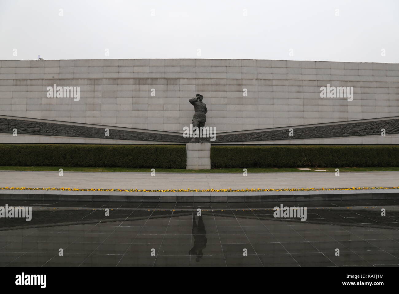 Nanjin, nanjin, Cina. 27Sep, 2017. Nanjing, Cina-settembre 2017: (solo uso editoriale. Cina out).il Memorial Hall di vittime in Nanjing massacro da invasori giapponese è una sala per informarla di quelli che sono stati uccisi in Nanjing massacro da parte di Imperial esercito giapponese in e attorno alla capitale della Cina, Nanjing, dopo che è caduto il 13 dicembre 1937. È situato nella parte sud-ovest di nanchino noto come jiangdongmen, nei pressi di un sito dove migliaia di corpi sono stati sepolti, chiamato ''pit di diecimila cadaveri' credit: sipa asia/zuma filo/alamy live news Foto Stock