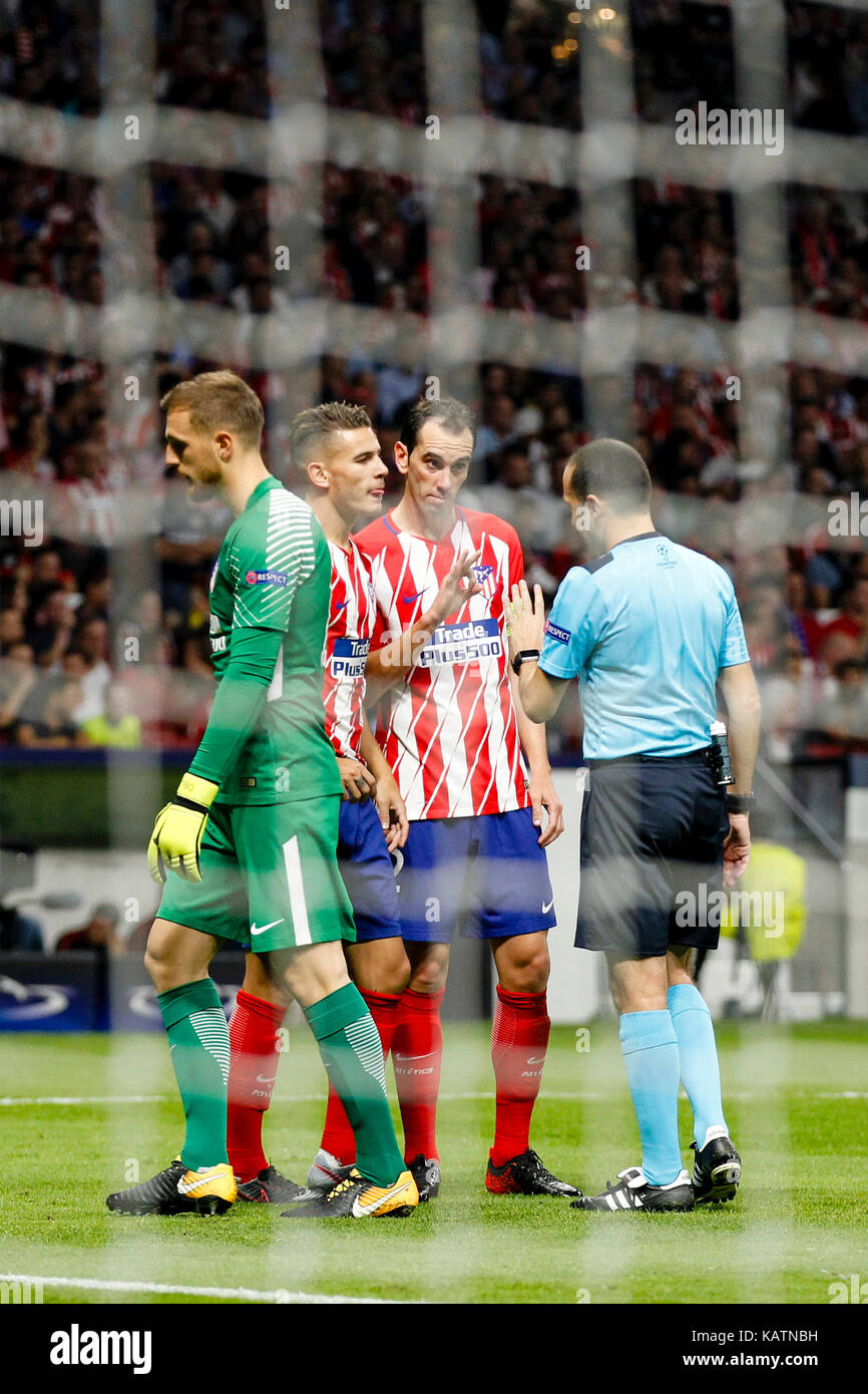 Madrid, Spagna. Il 27 settembre, 2017. Diego Roberto Godin Leal (2) Atletico de Madrid il giocatore. Jan Oblak (13) Atletico de Madrid il giocatore. UCL Champions League tra Atlético de Madrid vs Chelsea FC a Wanda Metropolitano stadium in Madrid, Spagna, 27 settembre 2017 . Credito: Gtres Información más Comuniación on line, S.L./Alamy Live News Foto Stock