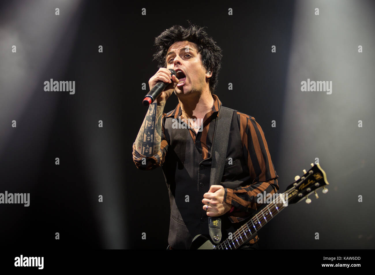 La American punk rock band Green Day esegue un concerto dal vivo a Oslo Spektrum. Qui di cantante e musicista di Billie Joe Armstrong è visto dal vivo sul palco. Norvegia, 25/01 2017. Foto Stock