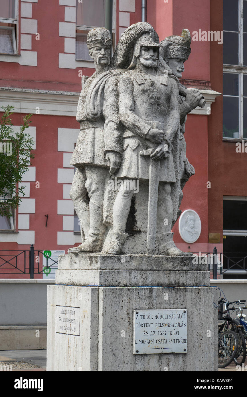 Ungheria, Mohacs, Soldati statua in piazza Szechenyi Foto Stock