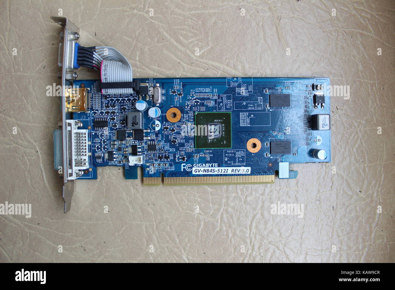 Vecchia scheda grafica per un computer dell'azienda "Gigabyte" Foto Stock