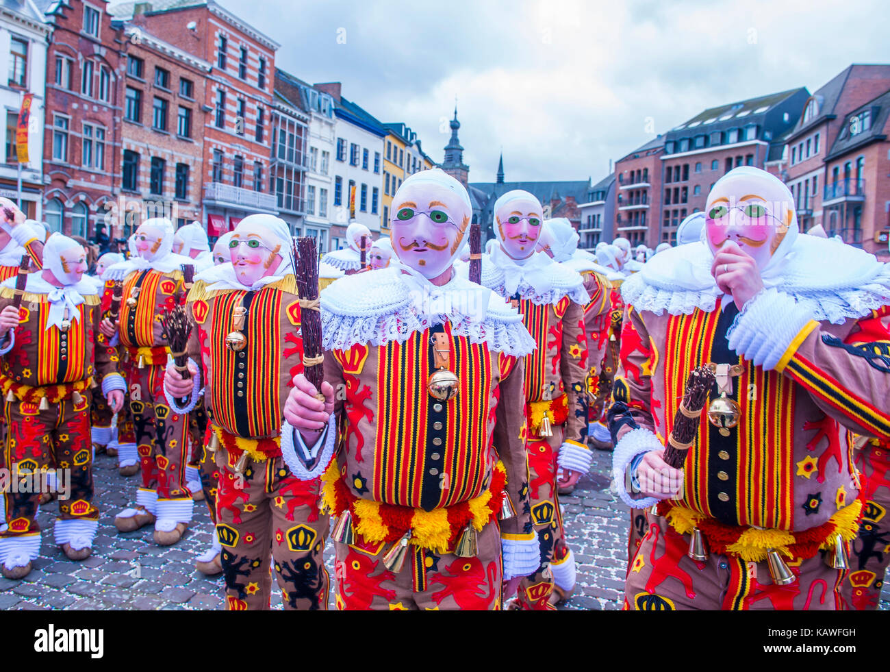 Costumi Divertenti Di Carnevale, Belgio Immagine Editoriale - Immagine di  facce, costumi: 141034390