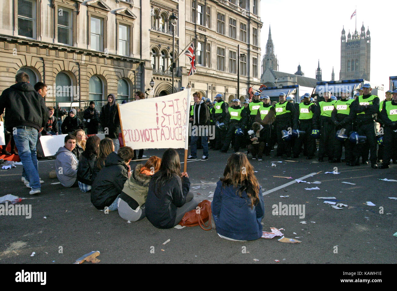 Demo degli studenti contro i tagli. central London 24/11/10 Foto Stock