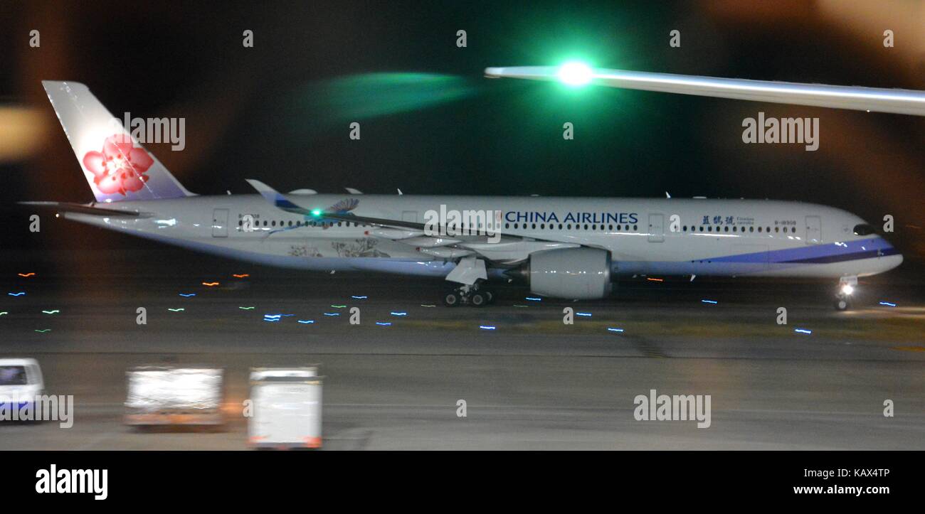China Airlines A350-900XWB al Taipei TPE di notte Foto Stock