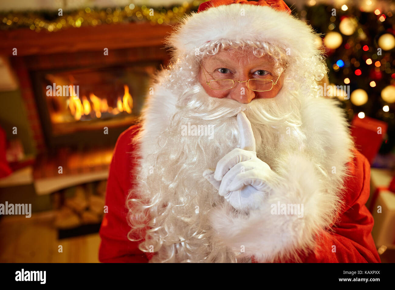 Babbo Natale al film di natale per i bambini con il dito il silenzio Foto Stock