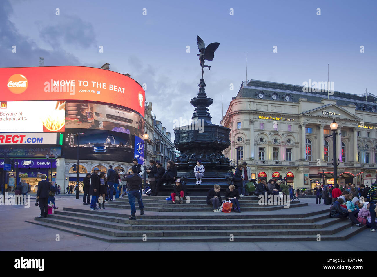 Gran Bretagna, Londra, piccadilly circus, la sera, Foto Stock