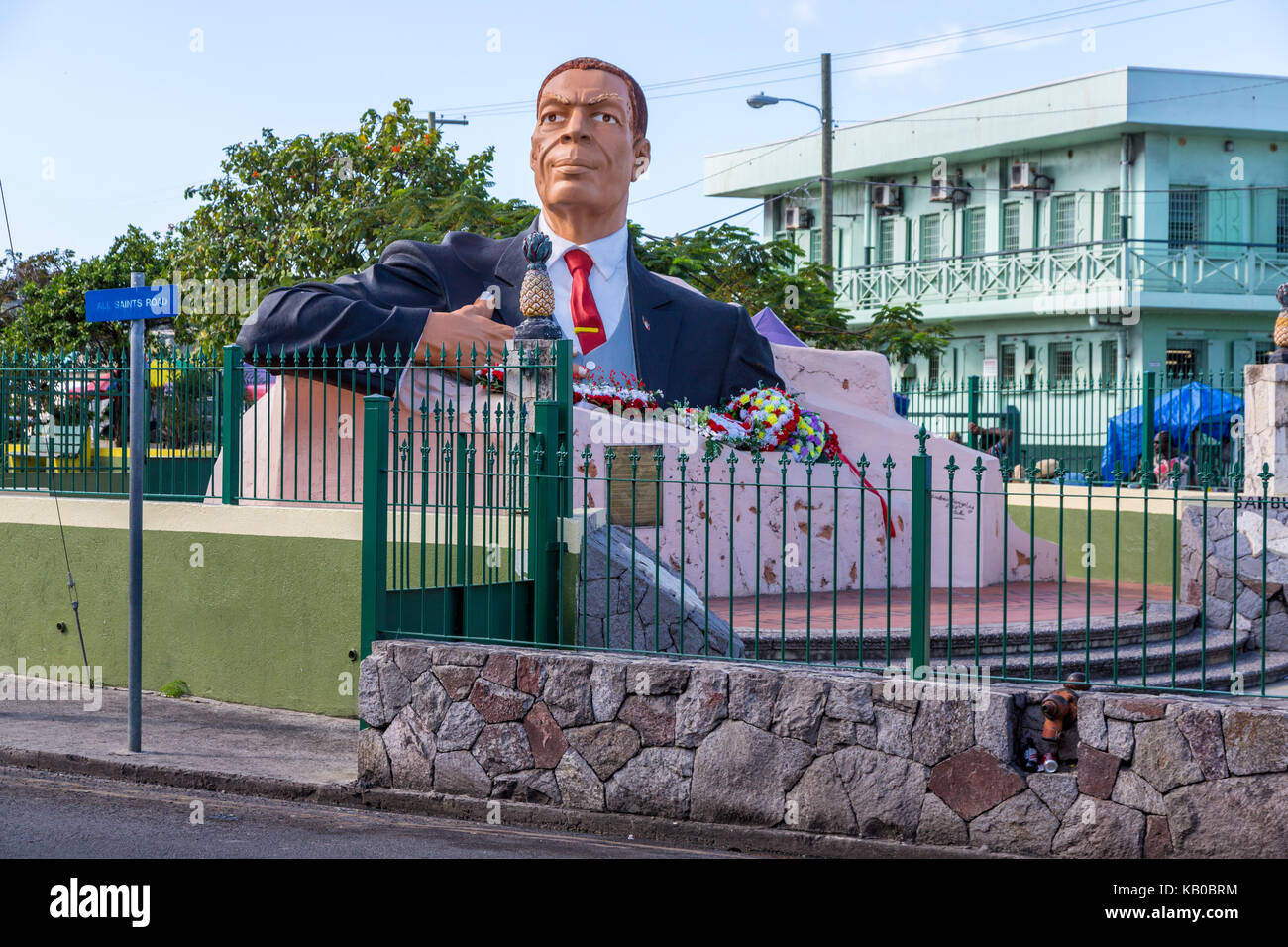 St. Johns, Antigua. Monumento al Primo ministro, Sir Vere Cornwall Bird, Sr, Padre della Nazione. Foto Stock