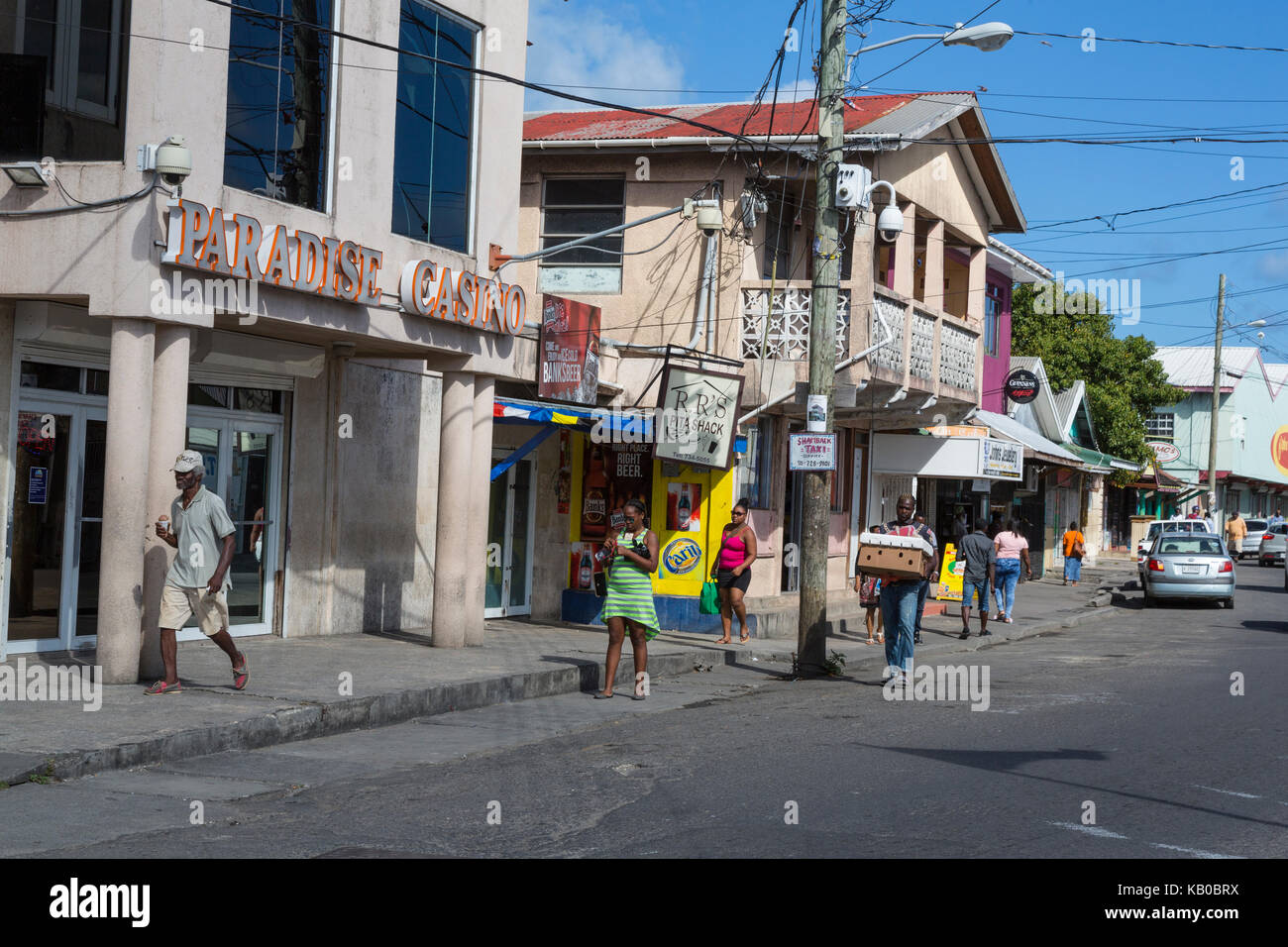 St. Johns, Antigua. Market Street Scene di strada. Foto Stock