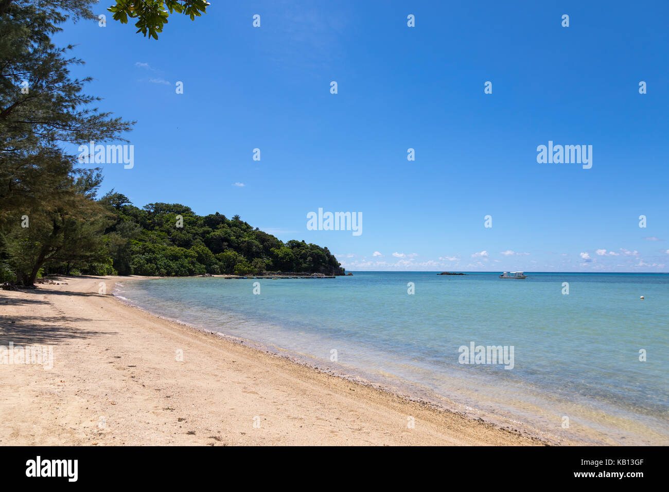 Svuotare sukuji spiaggia durante il periodo estivo, isole yaeyama, ishigaki, Giappone Foto Stock