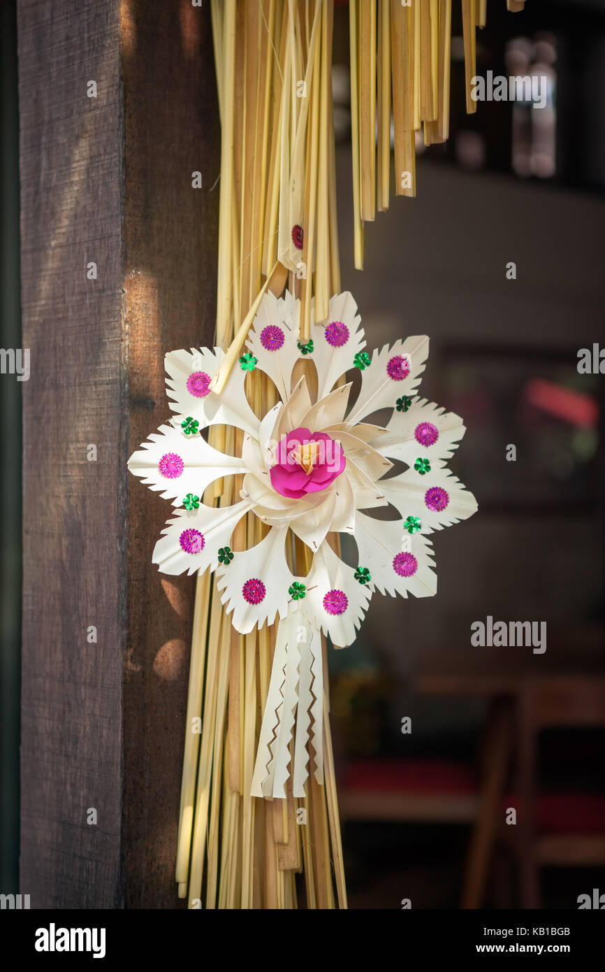 Festival indù decorazione ad adornare il tempio di Bali Foto Stock