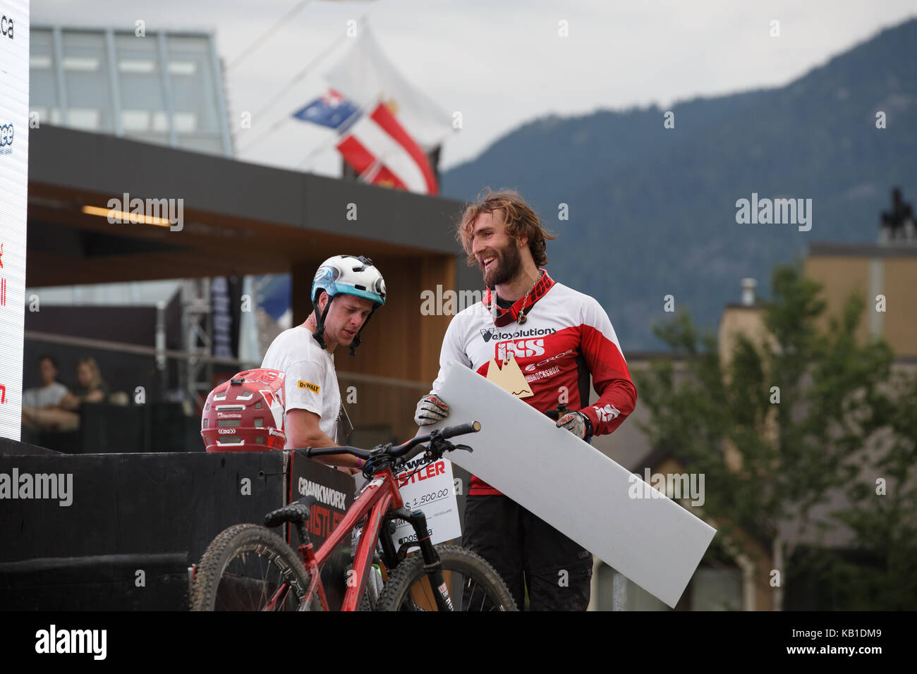 Crankworx whistler 2017 doppia velocità e stile mens vincitore adrien loron di carpentras, Francia. Whistler, British Columbia. 12 agosto 2017. Foto Stock