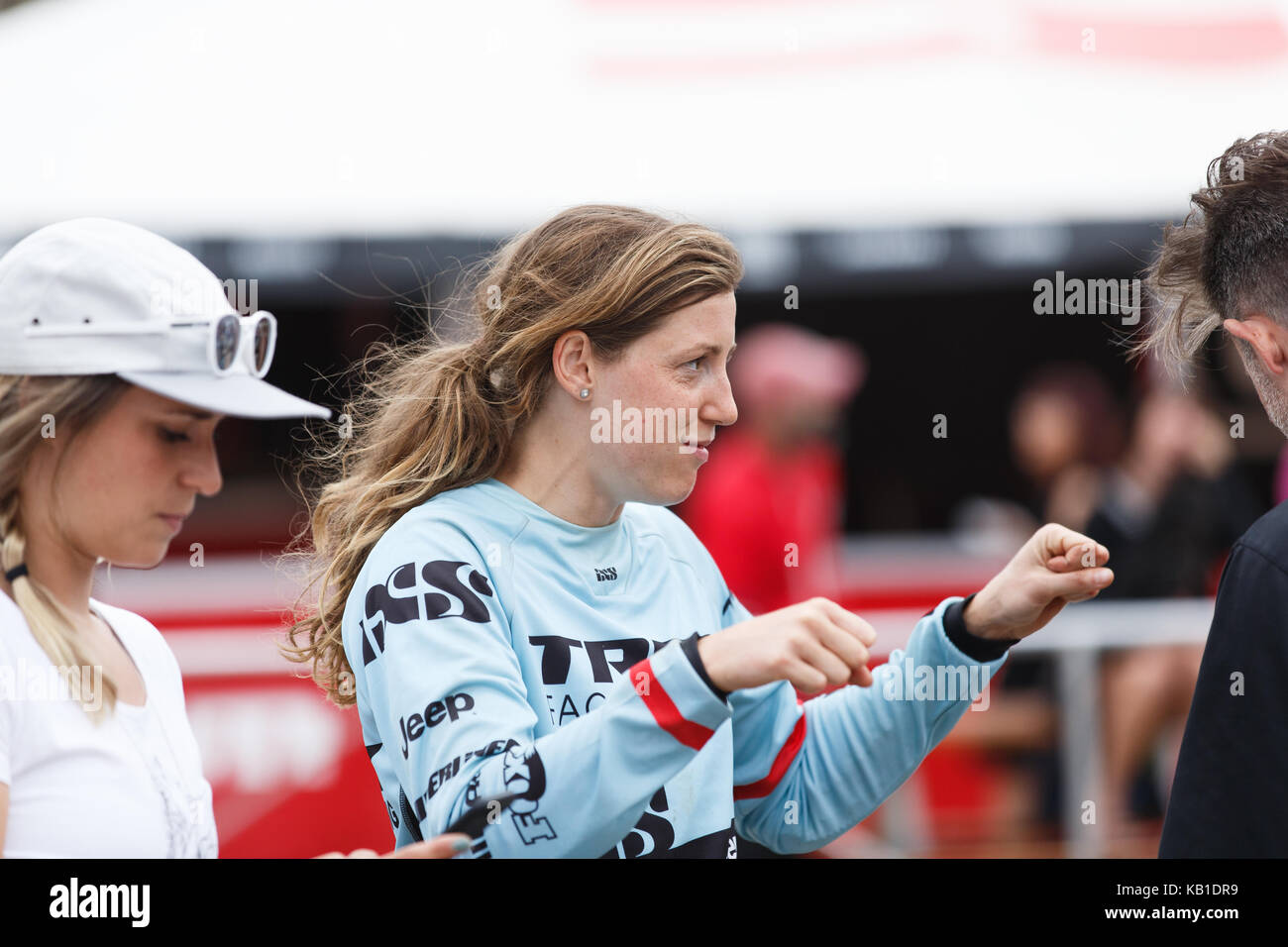 In discesa il campione del mondo rachel atherton del regno unito al crankworx Whistler, 2017. Whistler, British Columbia. 12 agosto 2017. Foto Stock