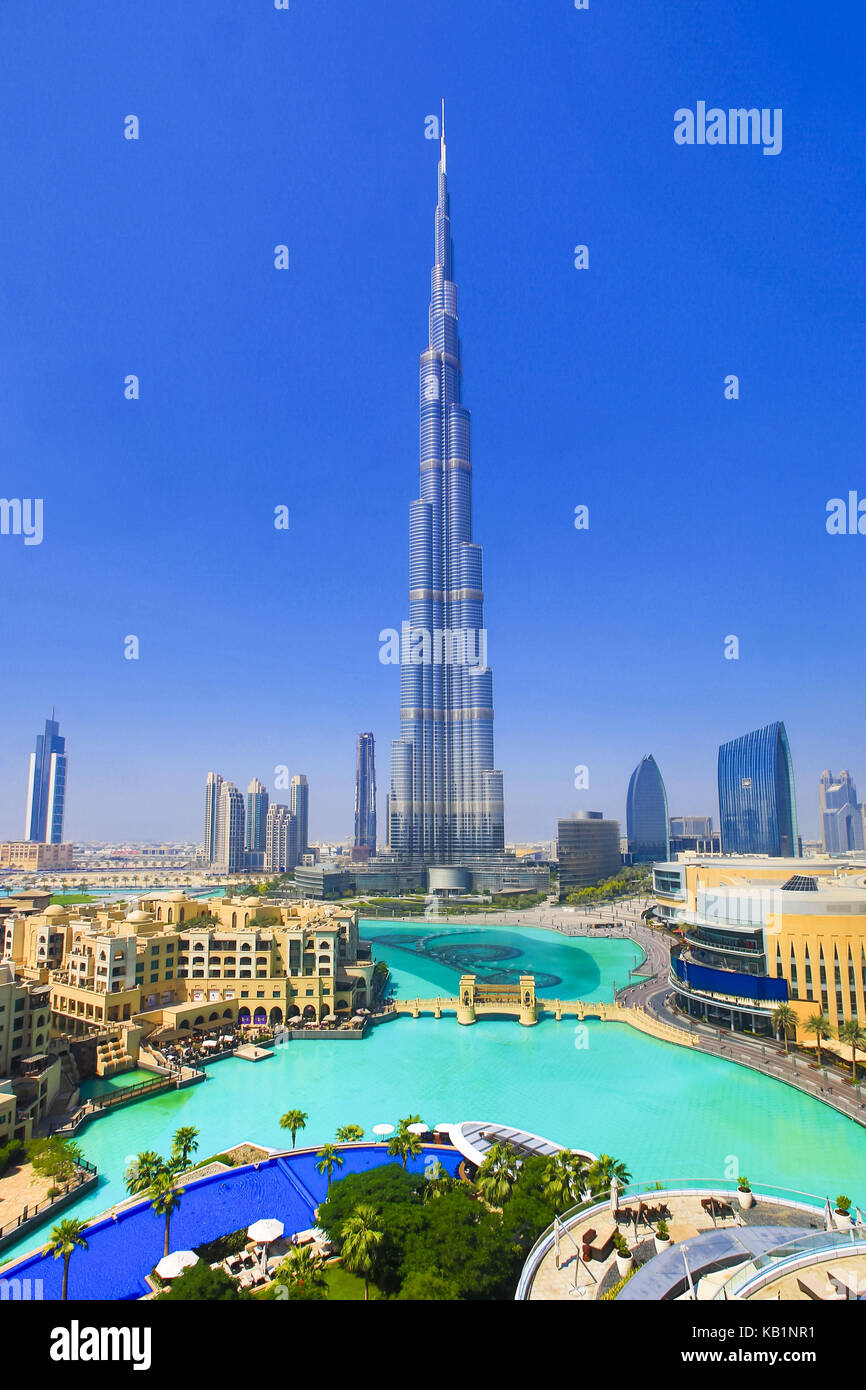 Vista al parco Emaar e il Burj Khalifa Gebäude, Dubai, Foto Stock