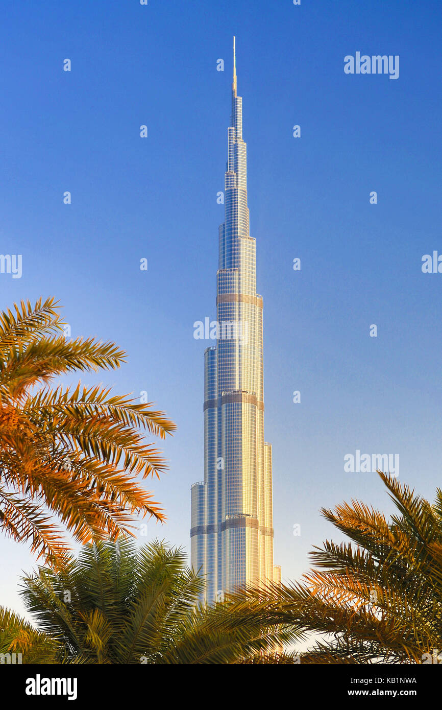 Vista al Burj Khalifa Gebäude, centro della città, Dubai, Foto Stock