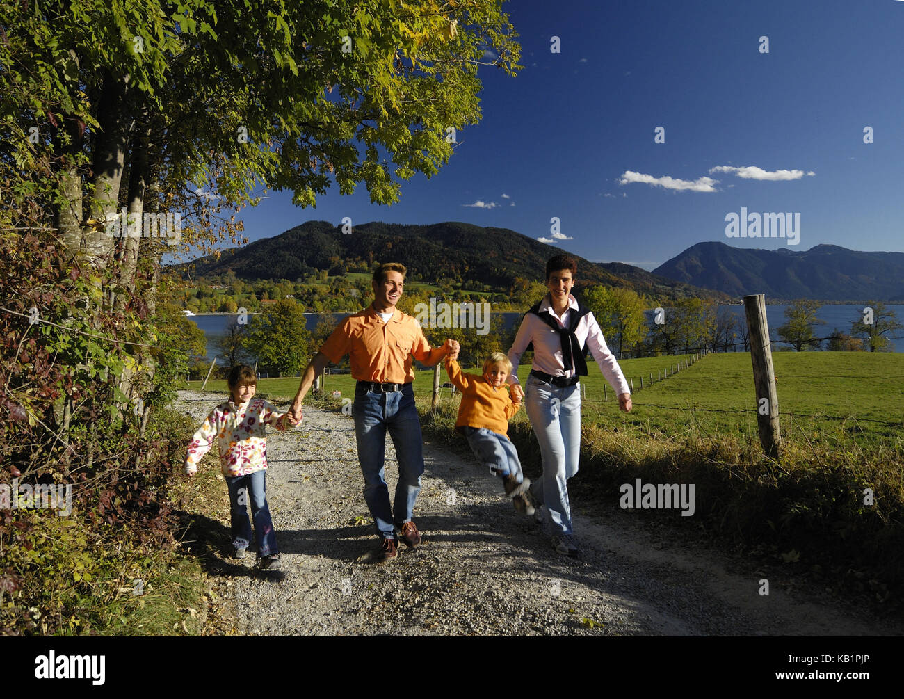 Famiglia escursioni a Tegernsee, Baviera, Germania, Foto Stock