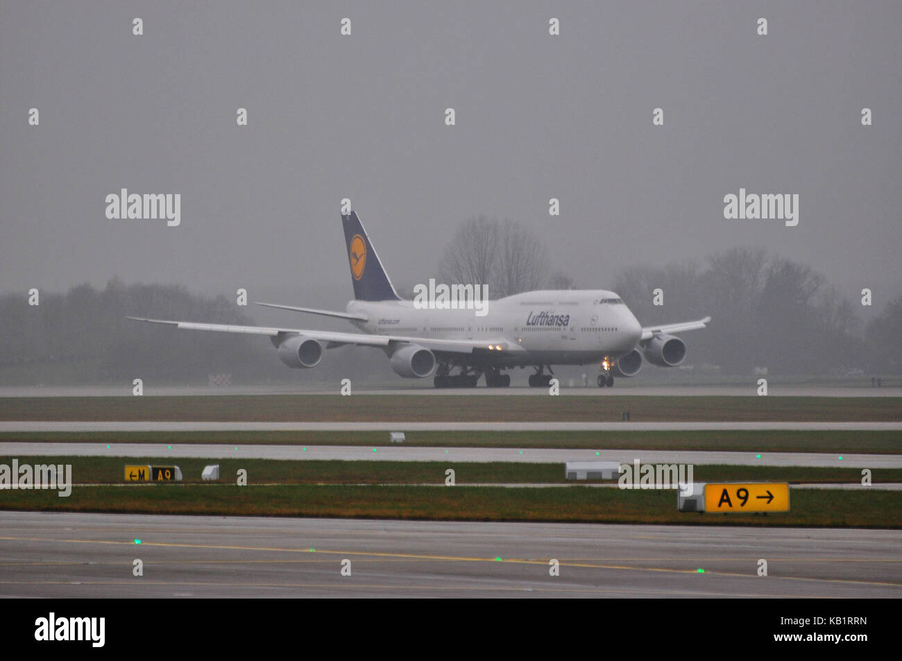 Aviazione civile, aria liner, pista, la fase di avviamento, intemperie Foto Stock