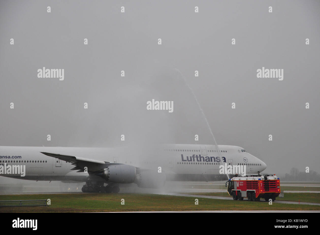 Aviazione civile, aria camicia, di rullaggio,battesimo aereo, aeroporto di vigili del fuoco, Foto Stock