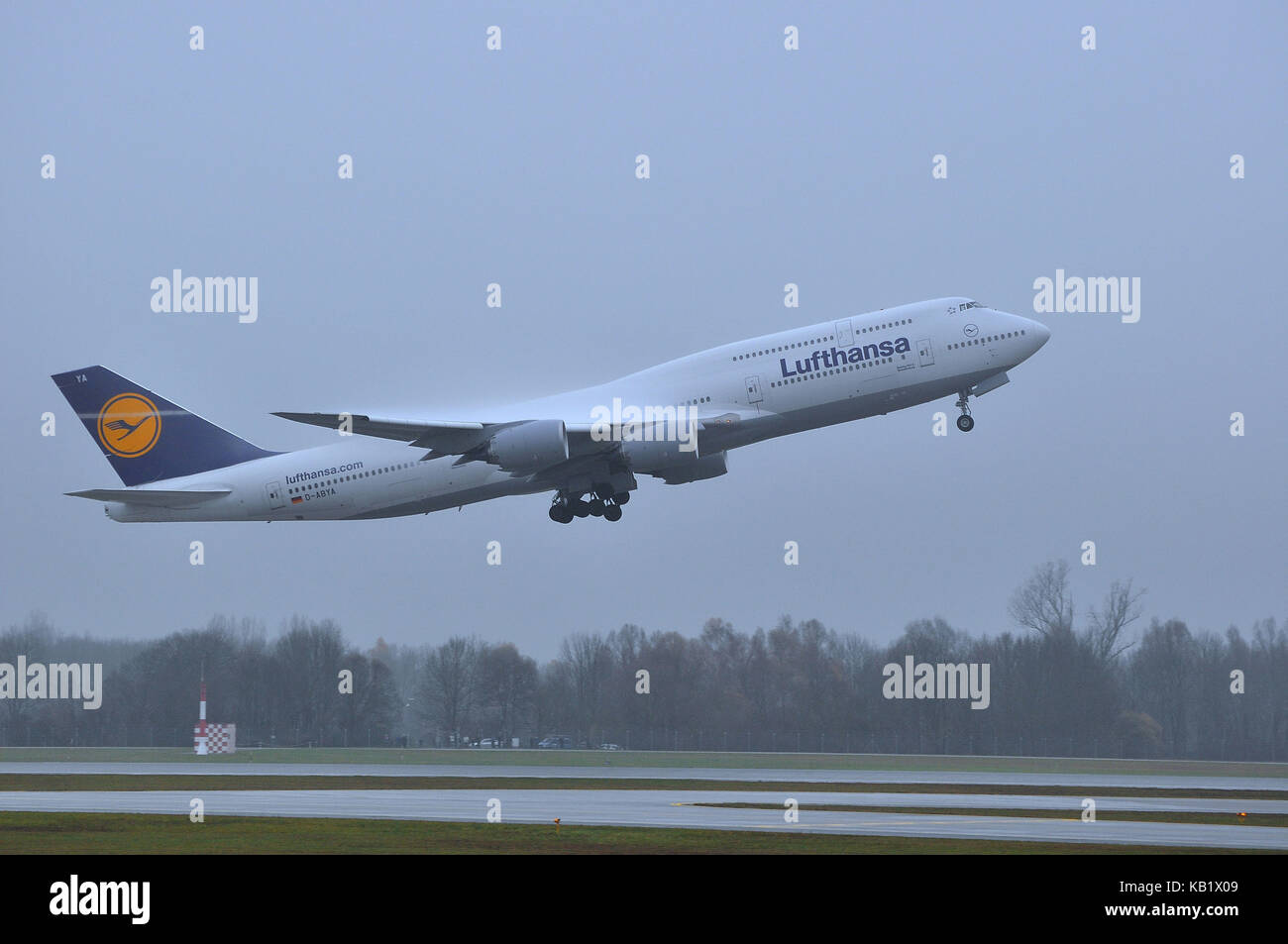 Aviazione civile, aria liner, pista, la fase di avviamento, intemperie Foto Stock