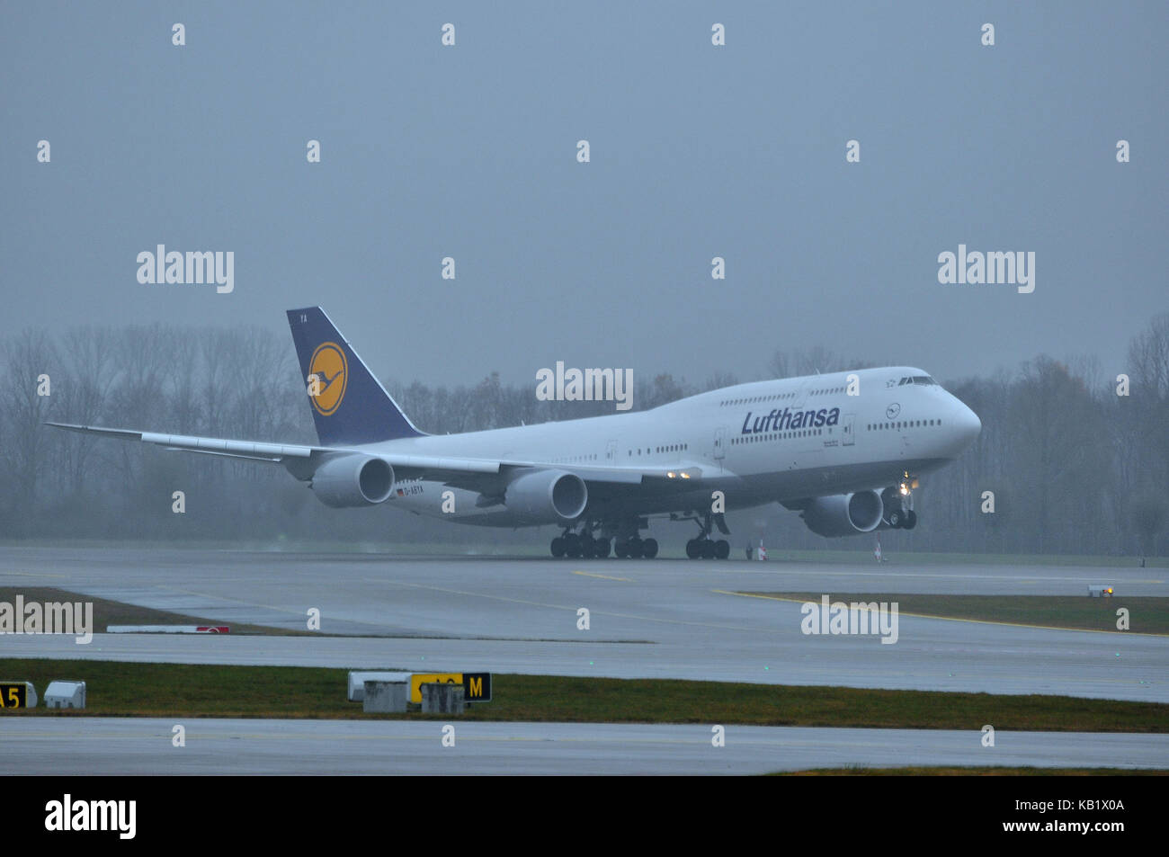 Aviazione civile, aria liner, pista, la fase di avviamento, intemperie Foto Stock