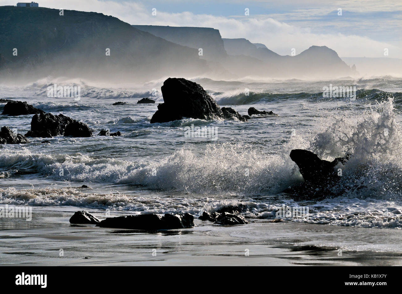 Il Portogallo, Algarve, si gonfiano in Praia do amado in riserva costa vicentina, Foto Stock