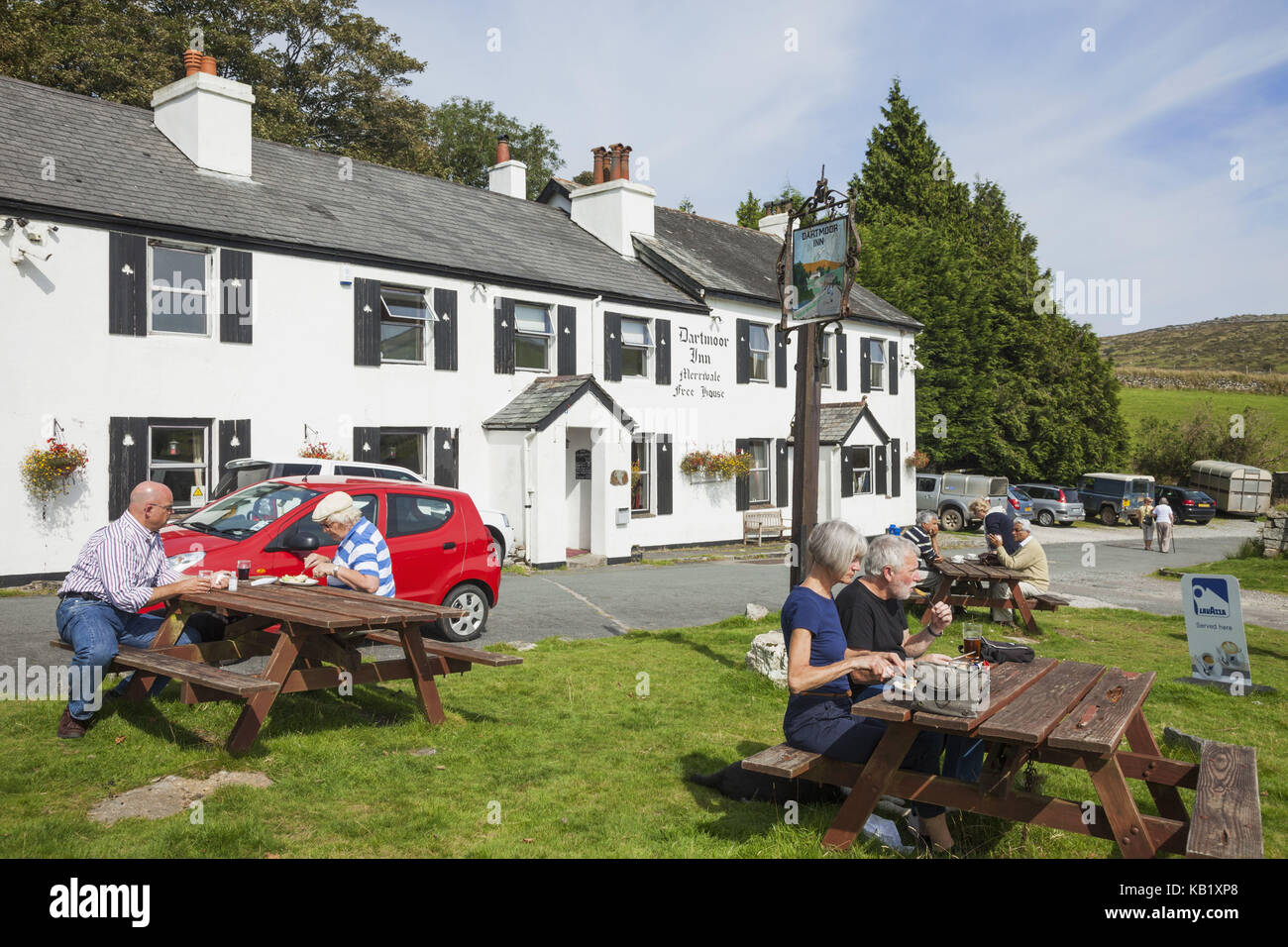 Inghilterra, Devon, Dartmoor, locanda 'Dartmoor Inn', ospiti, turisti, all'esterno, Foto Stock