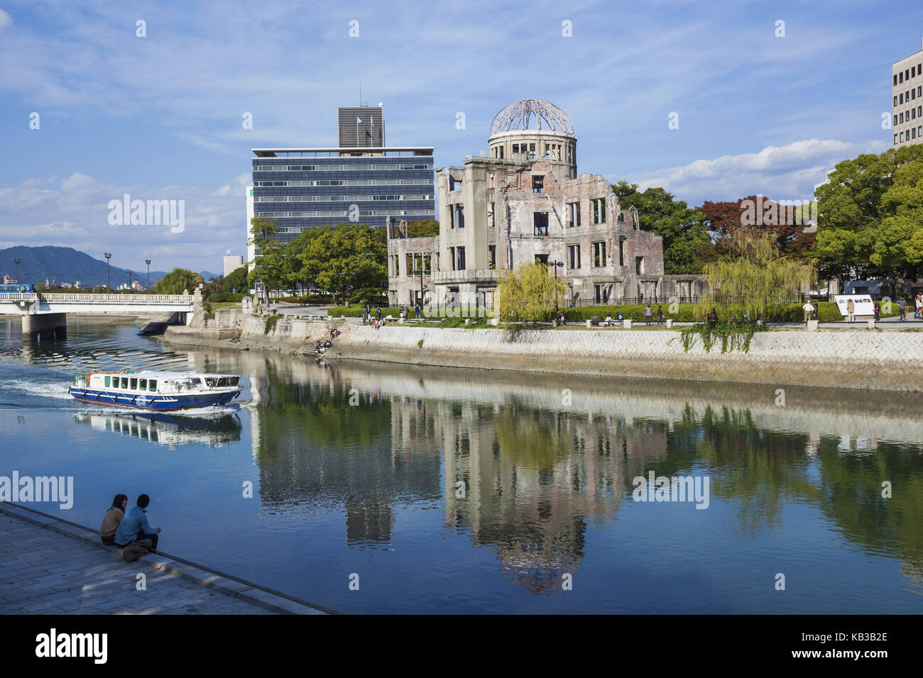 Giappone, Kyushu, Hiroshima, monumento alla pace, cupola atomica e fiume Motoyasugawa, Foto Stock