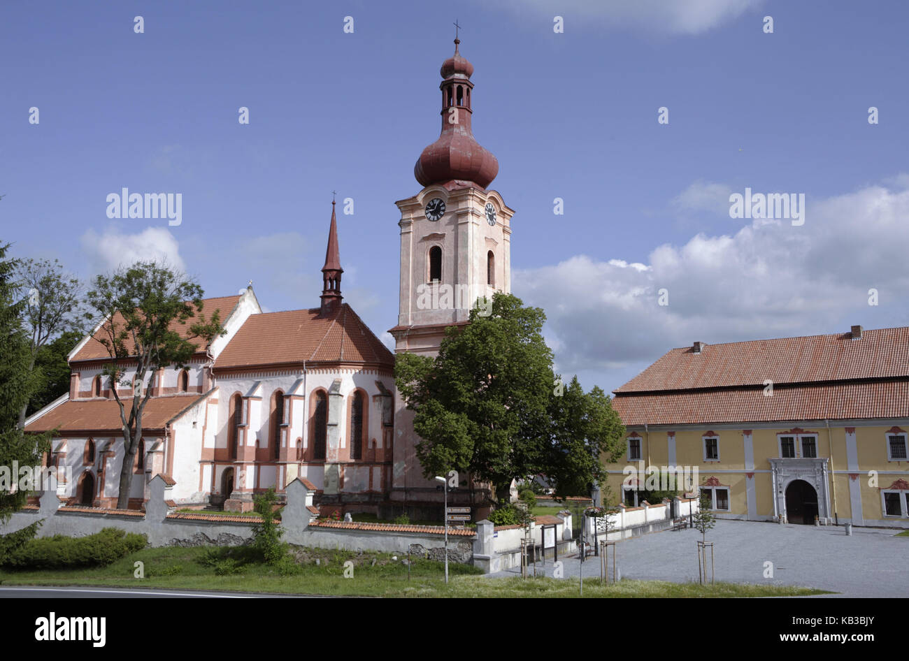 Il gotico San Jakobuskirche sullo spazio di Pschesanitzer, città Nepomuk, Boemia occidentale, Czechia, Europa, Foto Stock