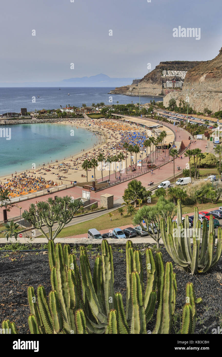 Spagna, Isole Canarie, Gran Canaria, Playa de Los Amadores, vicino Puerto Rico, Teide sullo sfondo, Foto Stock