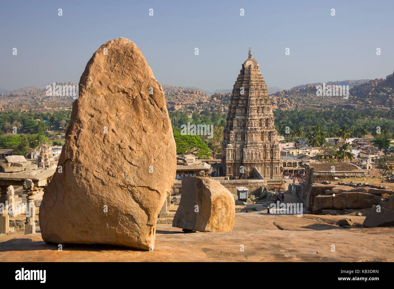India, Karnataka, hampi, rovine di vijayanagar, matunga hill, Tempio Virupaksha Foto Stock