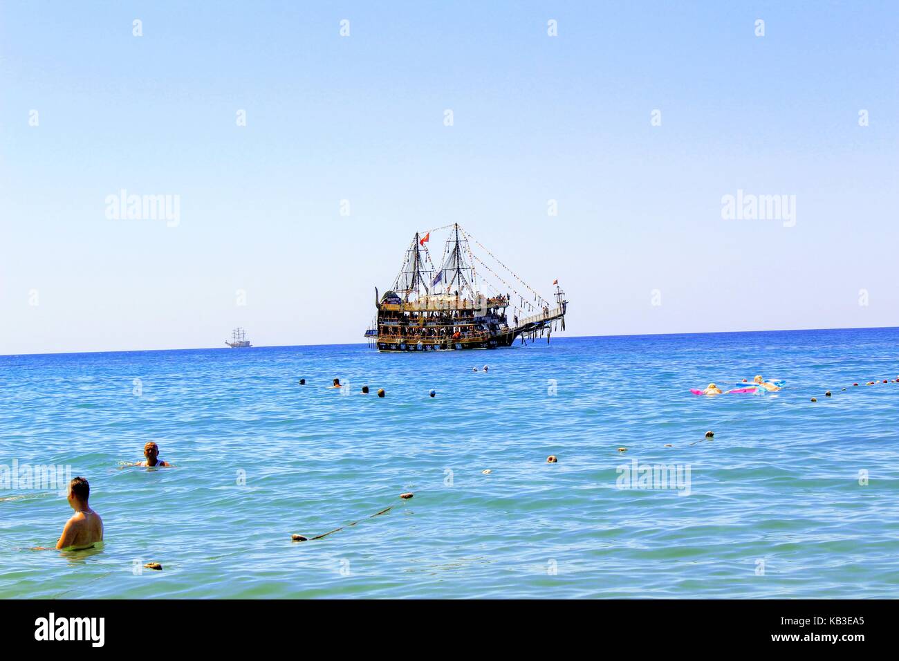 Piacere nave a vela per escursioni in mare sulla riviera turca (Antalya, Turchia) nel luglio 2017. Foto Stock