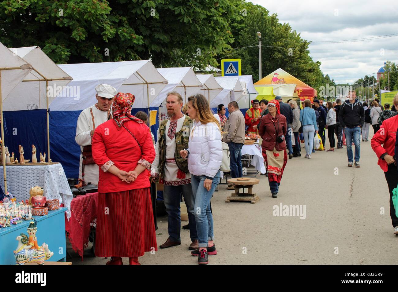 Giugno, 2017, odoev (Russia): folk festival 'nonno filimon's tales" - trading righe. Foto Stock