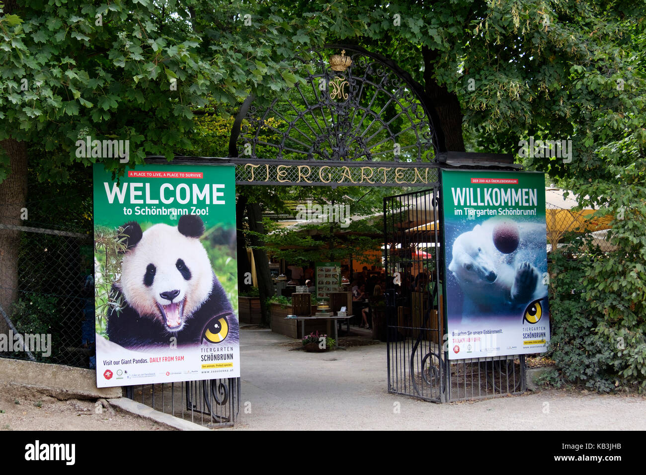 Ingresso per lo zoo di Schönbrunn a Vienna, Austria, Europa Foto Stock
