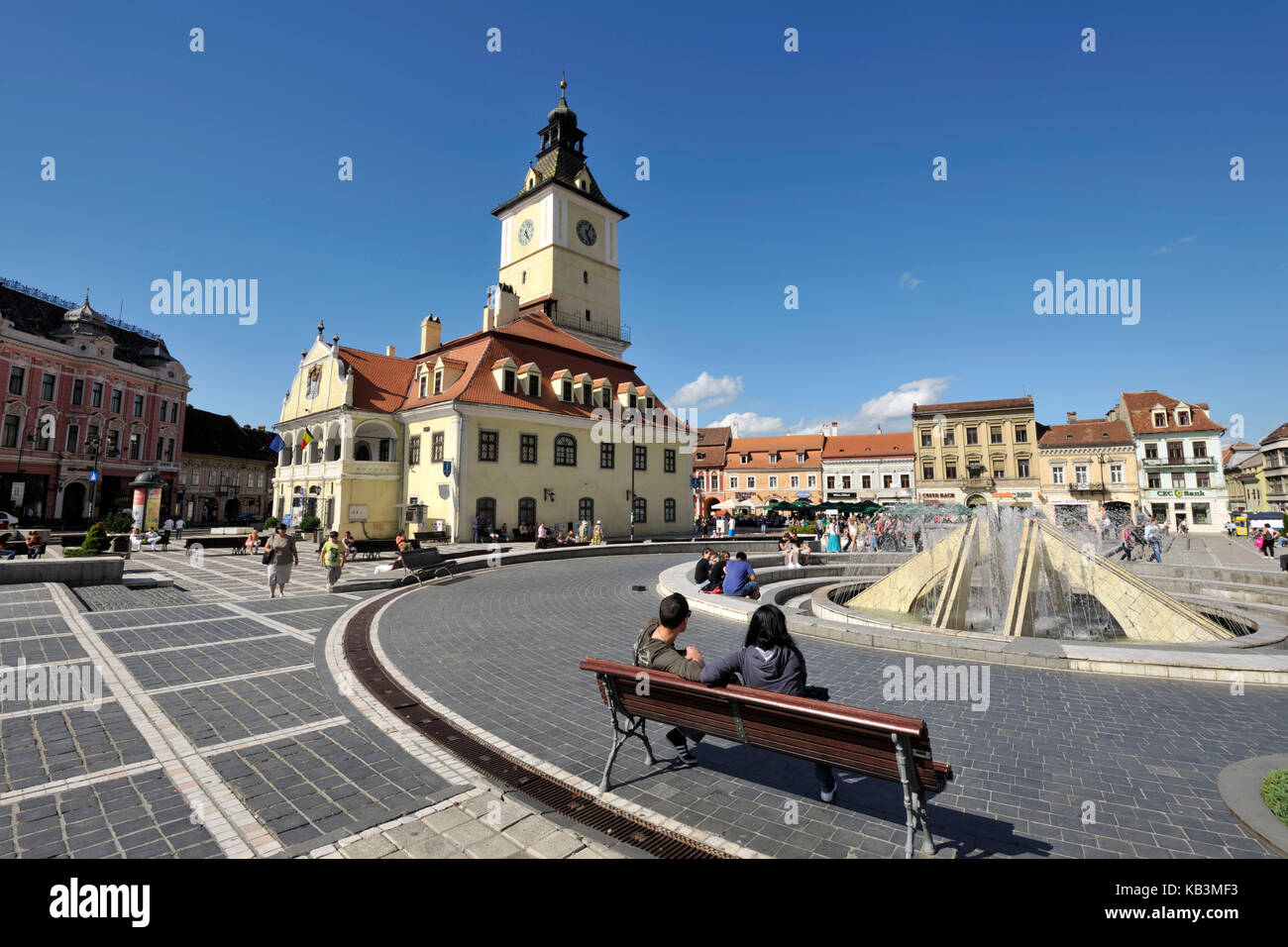 La Romania, Transilvania, brasov, Piata Sfatului (piazza del Consiglio), casa sfatului (consiglio casa) Foto Stock