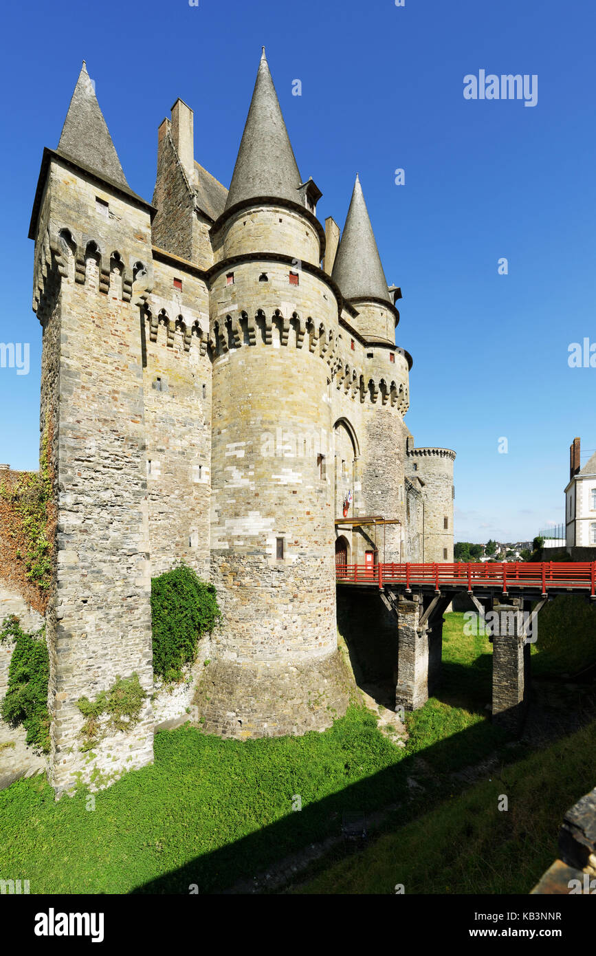 Francia, Ille-et-Vilaine, Vitré, sosta sulla strada di San Giacomo, il castello Foto Stock