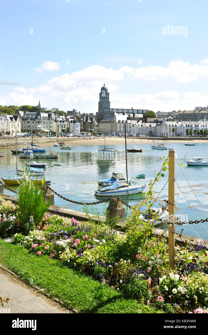 Francia, Ille et Vilaine, cote d'Emeraude (Costa Smeralda), saint malo, SAINT SERVAN district, il porto Foto Stock