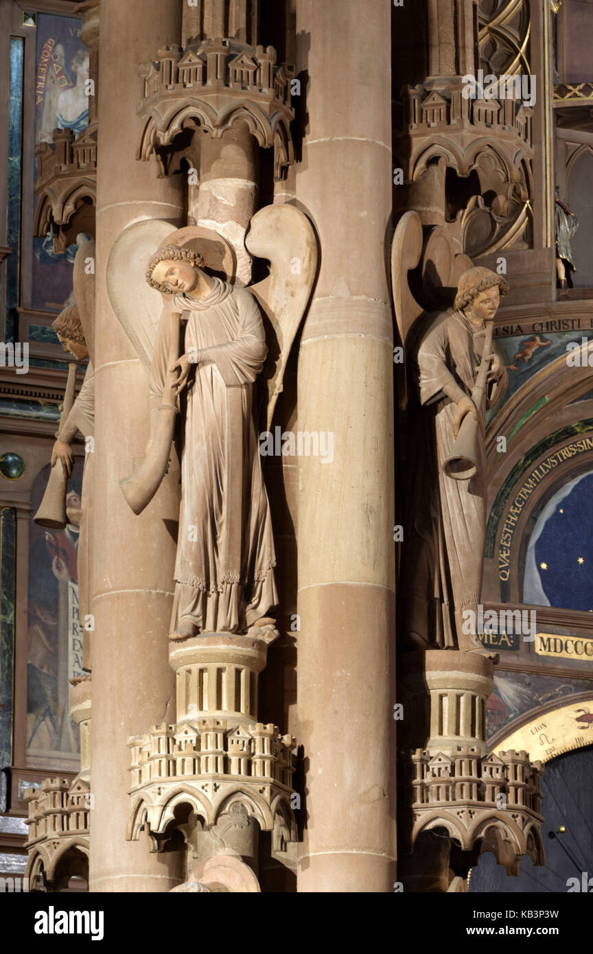 Francia, BAS RHIN, Strasburgo, città vecchia sono classificati come patrimonio mondiale dall'UNESCO, la cattedrale di Notre Dame, il pilastro degli angeli Foto Stock
