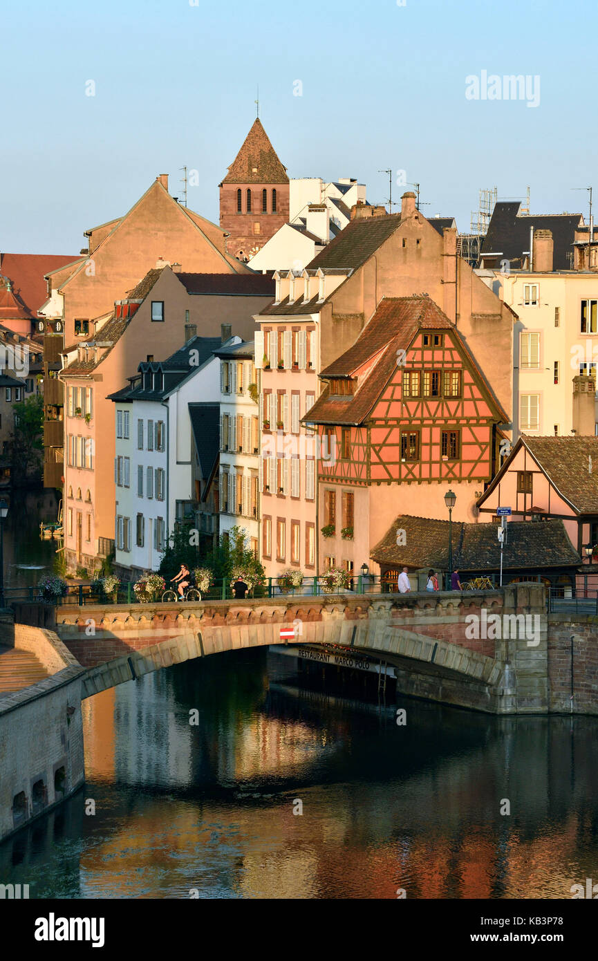 Francia, Bas Rhin, Strasburgo, città vecchia sono classificati come patrimonio mondiale dall'UNESCO, dal quartiere Petite France Foto Stock