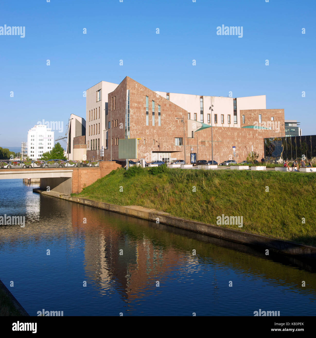 Francia, Bas Rhin, Strasburgo, lo sviluppo del port du Rhin (Reno del porto) e conversione del frangiflutti del Bassin d'Austerlitz, la Cité de la musique (centro culturale dedicato alla danza e musica) Foto Stock